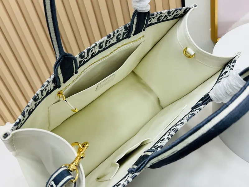 Dior Shopping Bags-133 - Image 9