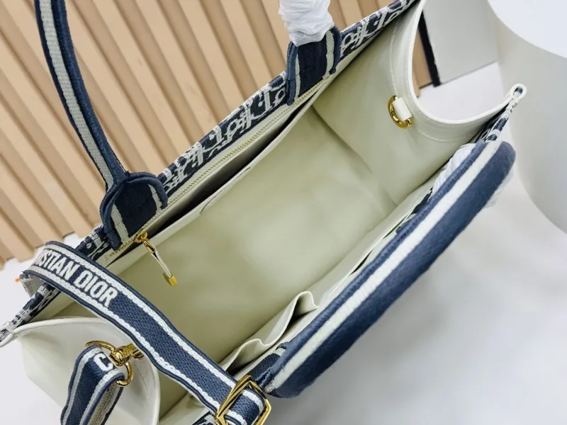 Dior Shopping Bags-134 - Image 9