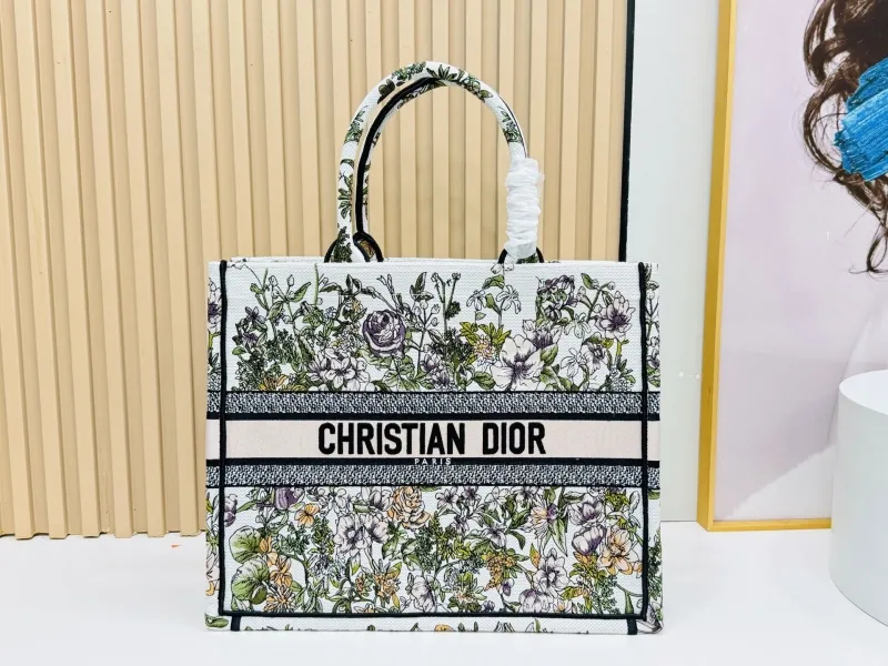 Dior Shopping Bags-136
