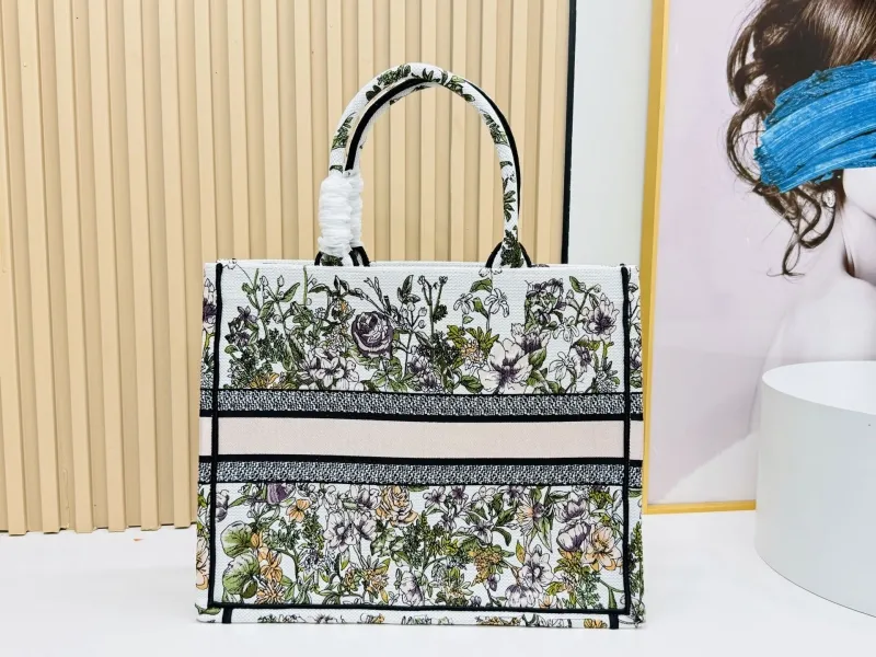 Dior Shopping Bags-136 - Image 4