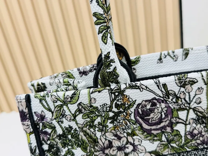 Dior Shopping Bags-137 - Image 4