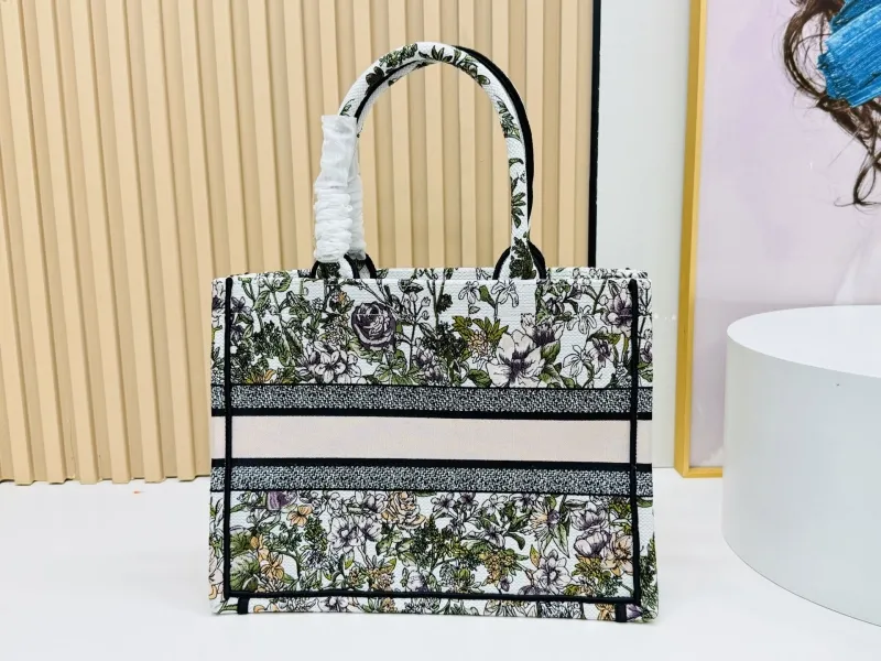 Dior Shopping Bags-137 - Image 6