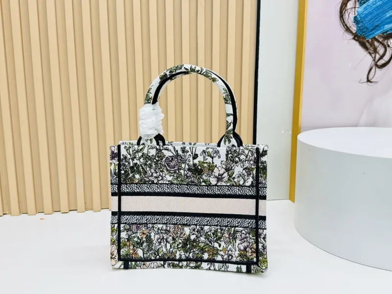 Dior Shopping Bags-138 - Image 4