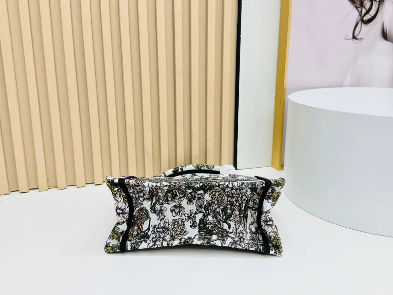 Dior Shopping Bags-138 - Image 7