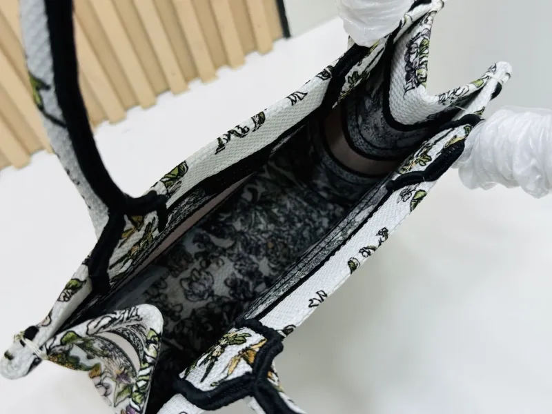 Dior Shopping Bags-138 - Image 9