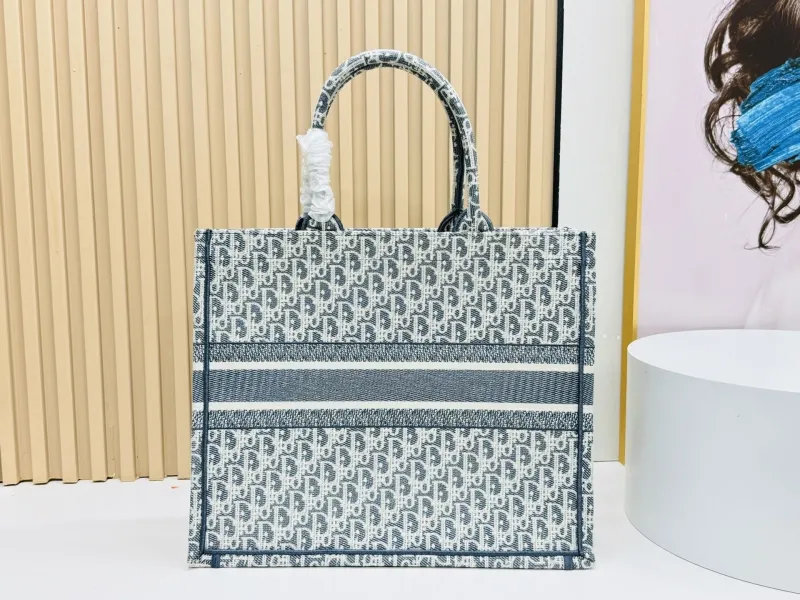 Dior Shopping Bags-139 - Image 4