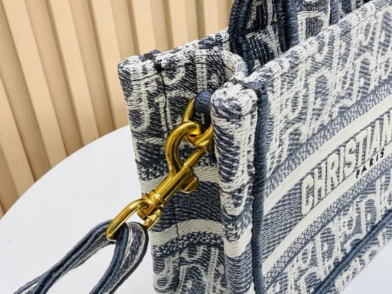 Dior Shopping Bags-142 - Image 6