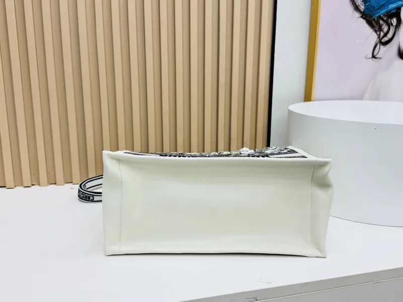 Dior Shopping Bags-144 - Image 8