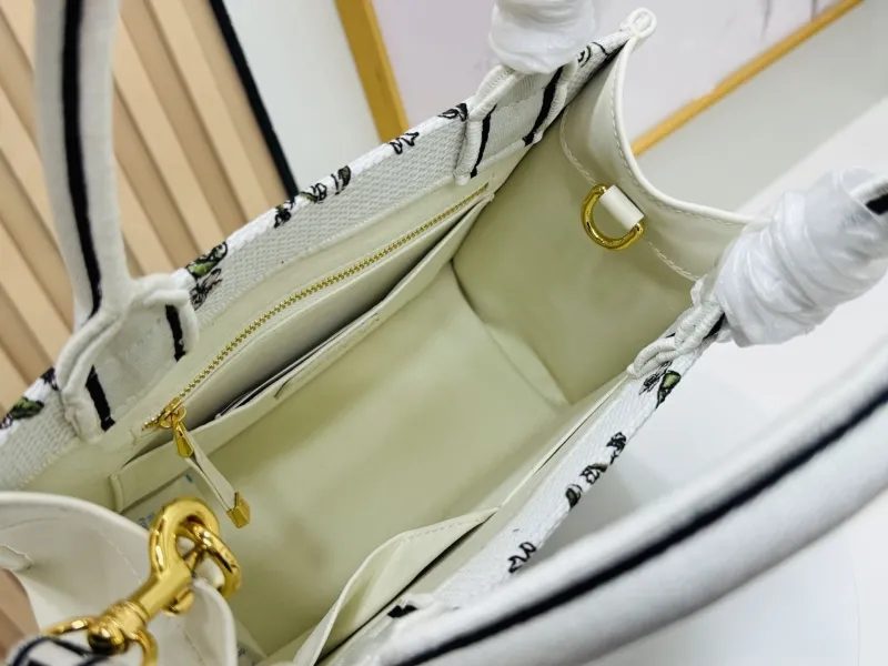 Dior Shopping Bags-145 - Image 9
