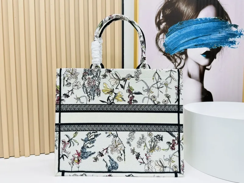 Dior Shopping Bags-149 - Image 4