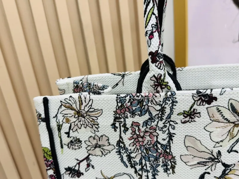 Dior Shopping Bags-149 - Image 5
