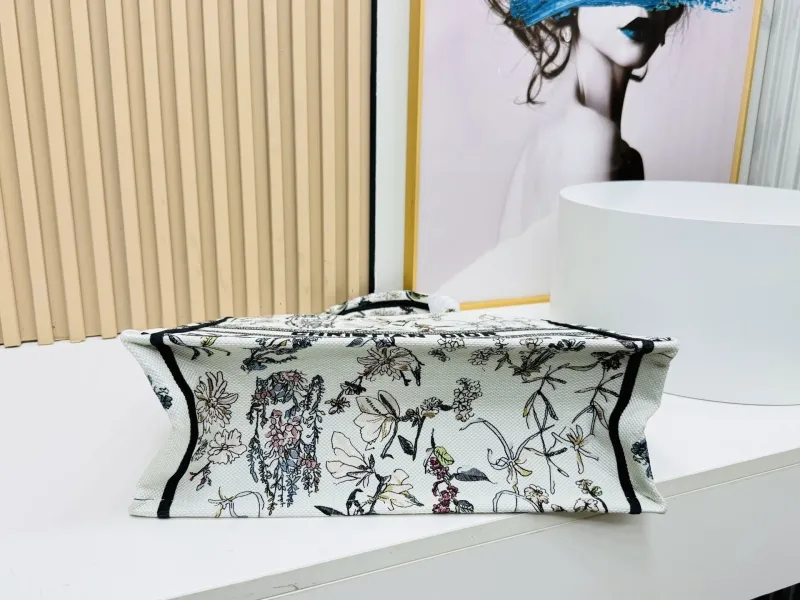 Dior Shopping Bags-149 - Image 7