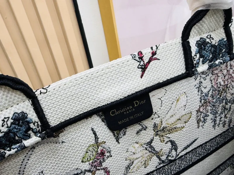 Dior Shopping Bags-149 - Image 8