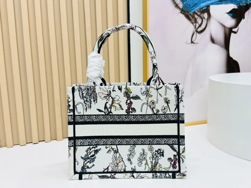 Dior Shopping Bags-151 - Image 4