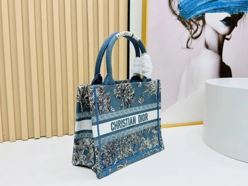 Alternative view of Dior Shopping Bags-154