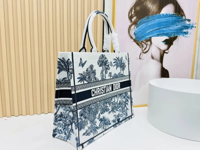 Alternative view of Dior Shopping Bags-155