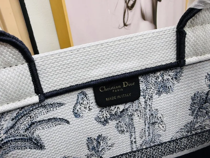 Dior Shopping Bags-155 - Image 8
