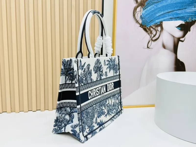 Alternative view of Dior Shopping Bags-156