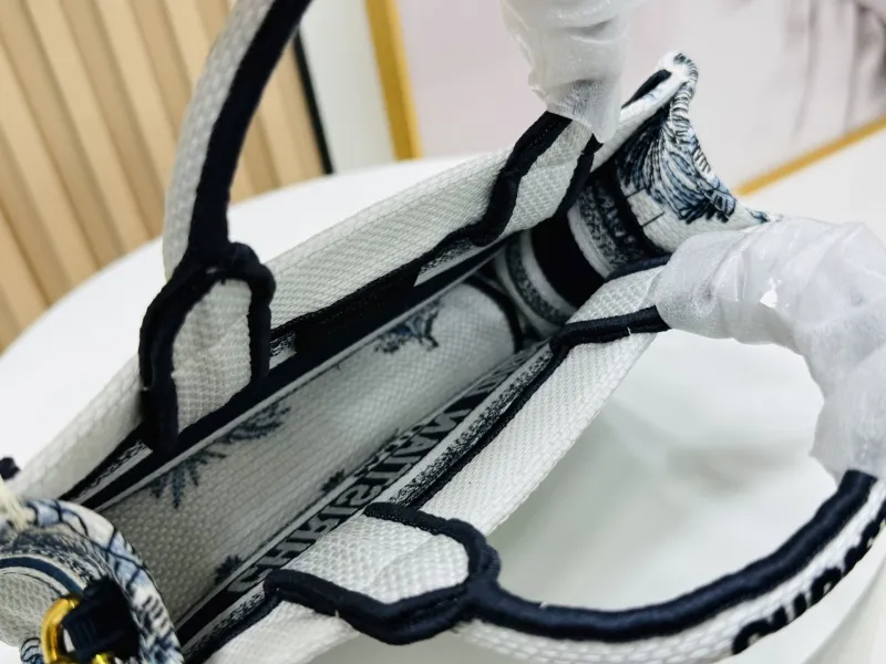 Dior Shopping Bags-158 - Image 9