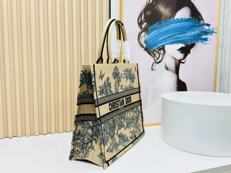 Alternative view of Dior Shopping Bags-160