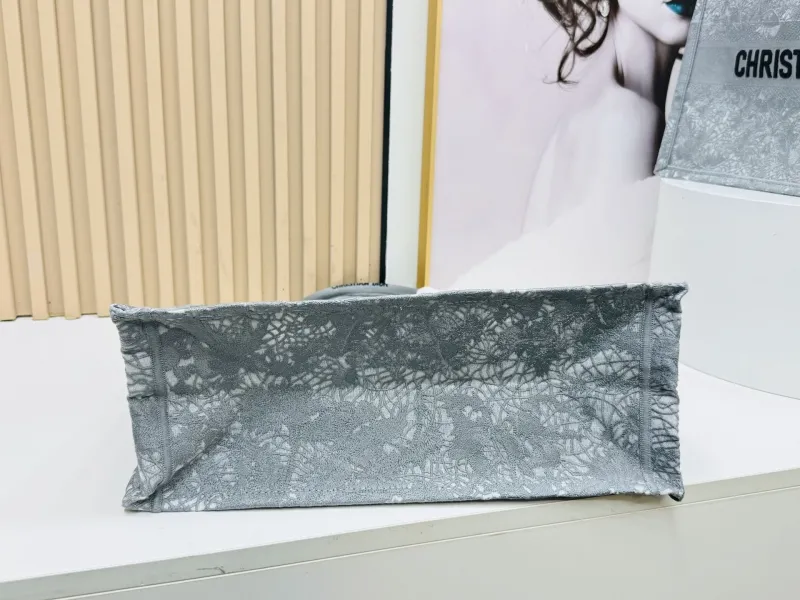 Dior Shopping Bags-163 - Image 7