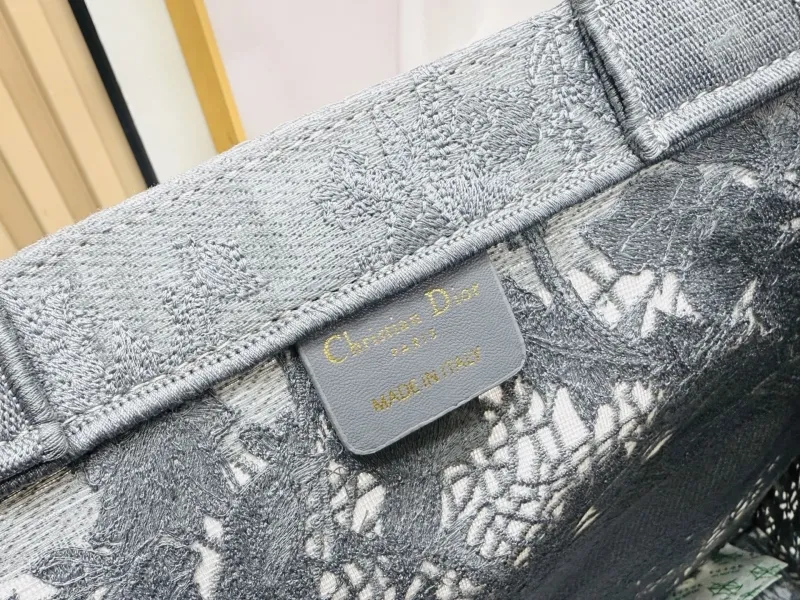 Dior Shopping Bags-163 - Image 8