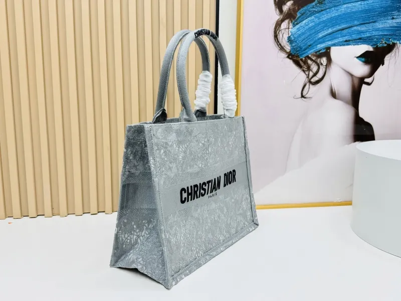 Alternative view of Dior Shopping Bags-164