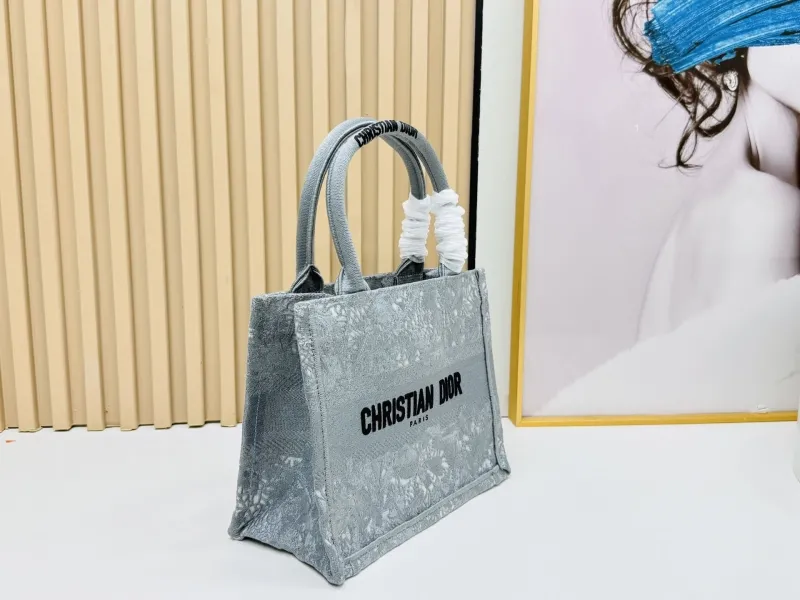 Alternative view of Dior Shopping Bags-165