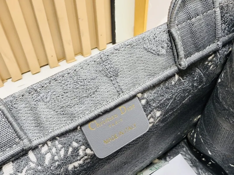 Dior Shopping Bags-165 - Image 8