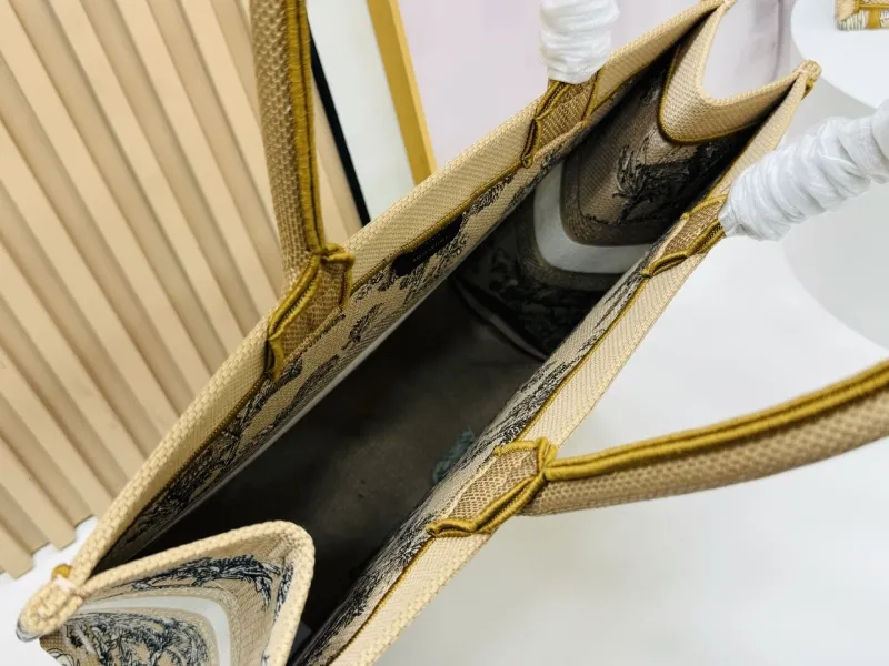 Dior Shopping Bags-169 - Image 9