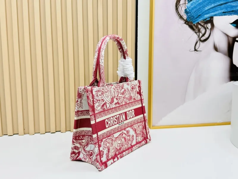Alternative view of Dior Shopping Bags-174
