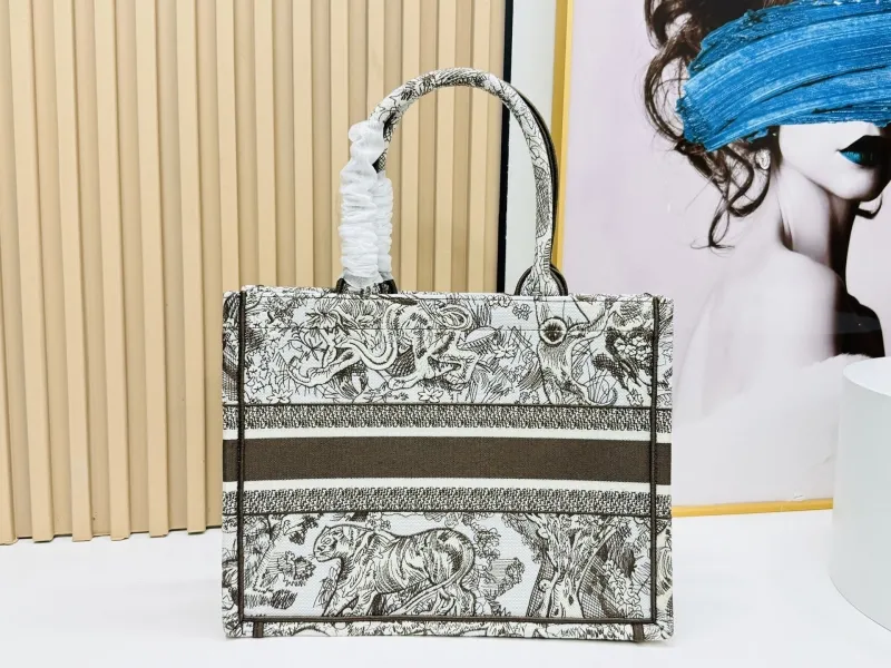 Dior Shopping Bags-176 - Image 4