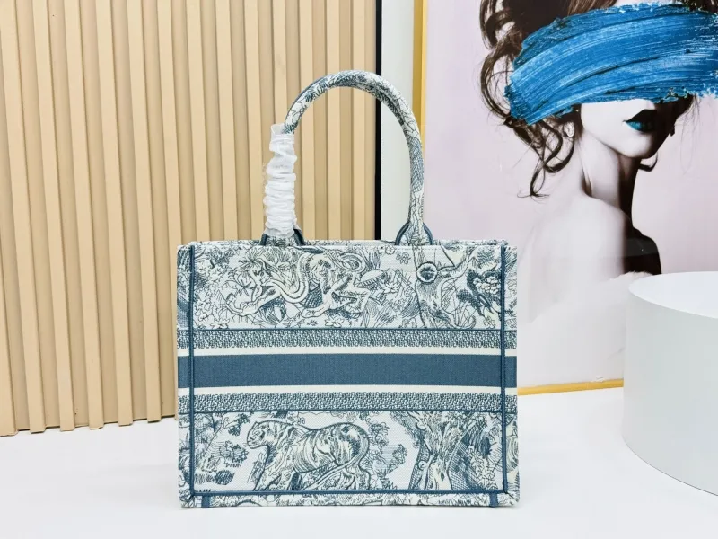 Dior Shopping Bags-179 - Image 4