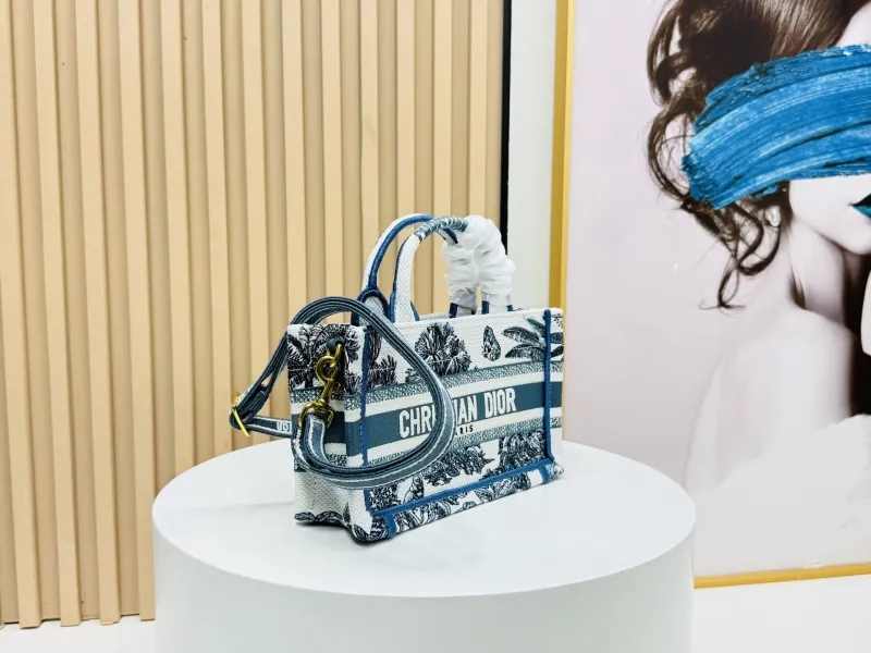 Alternative view of Dior Shopping Bags-181