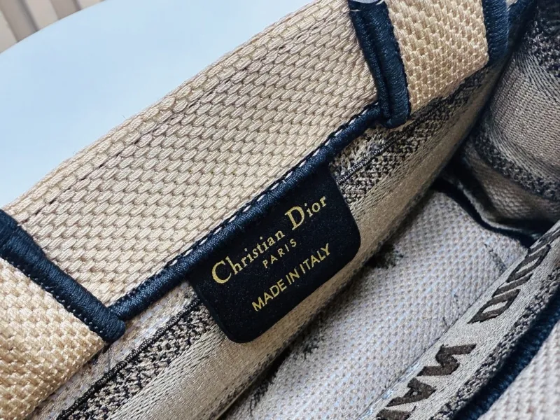 Dior Shopping Bags-182 - Image 8