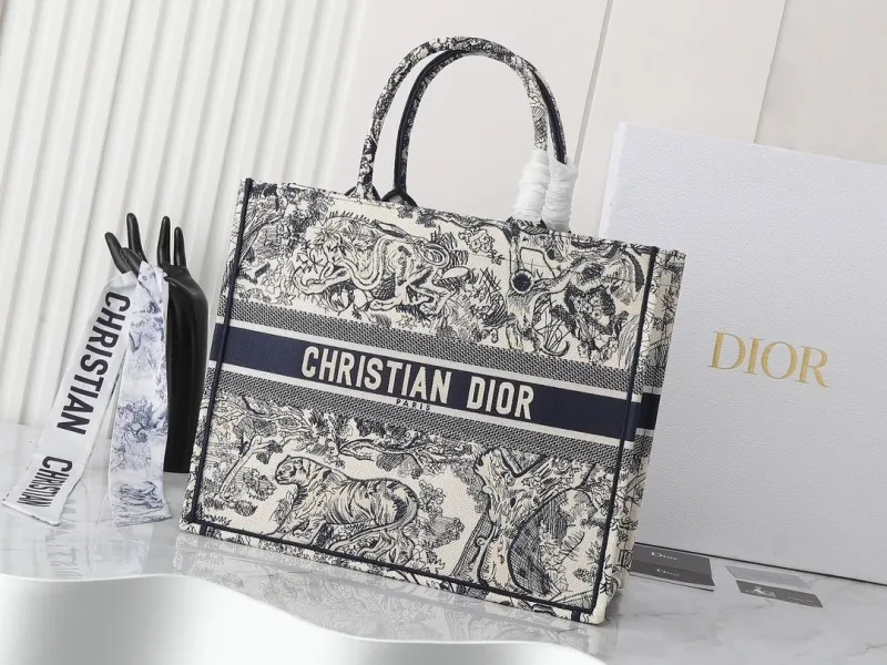 Dior Shopping Bags-183