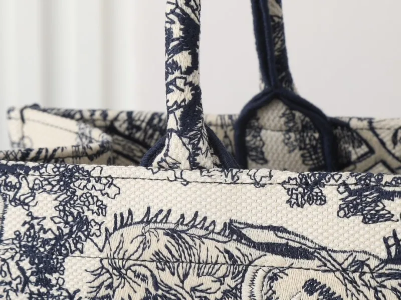 Dior Shopping Bags-183 - Image 5