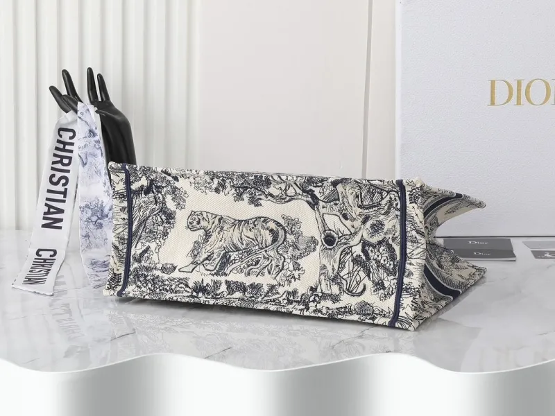 Dior Shopping Bags-183 - Image 7