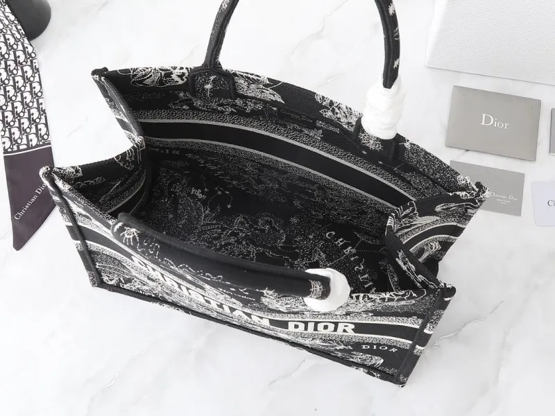 Dior Shopping Bags-187 - Image 8