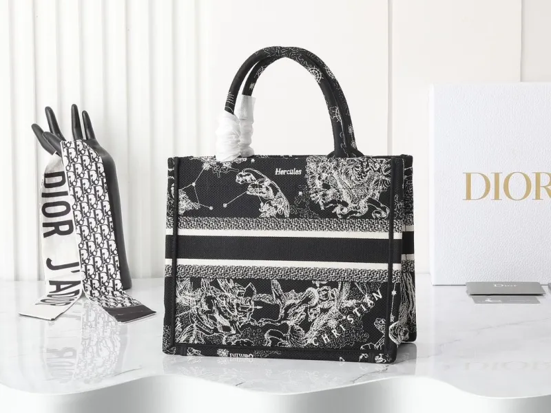 Alternative view of Dior Shopping Bags-188