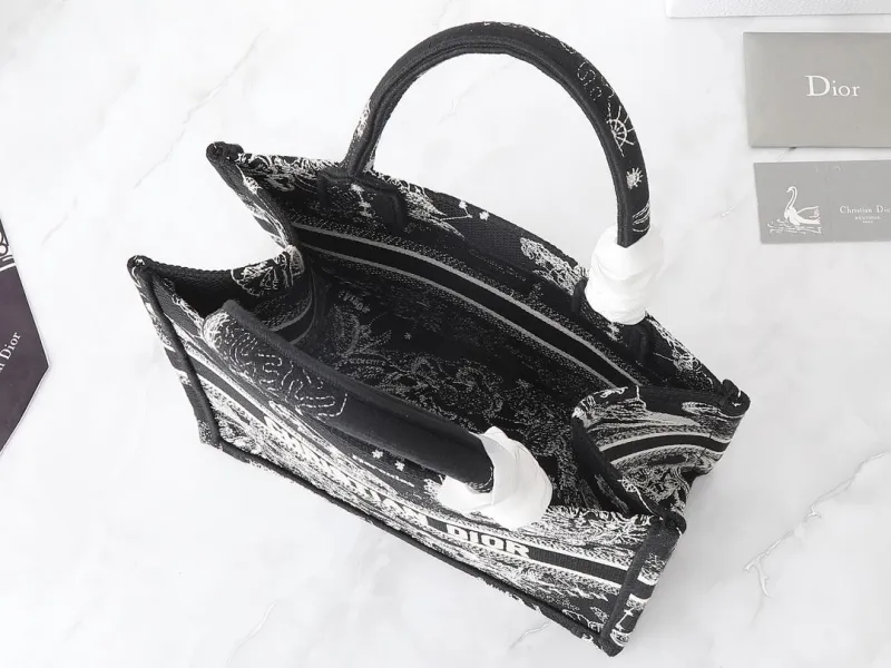 Dior Shopping Bags-188 - Image 8