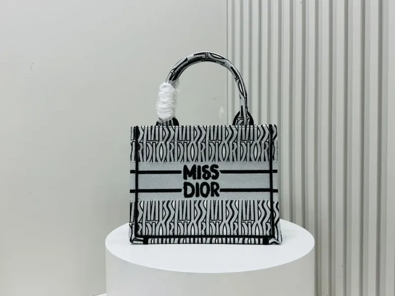Dior Shopping Bags-189 - Image 4