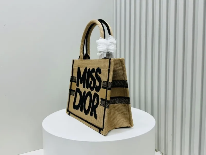 Alternative view of Dior Shopping Bags-190