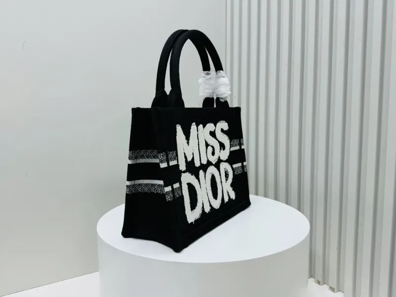 Alternative view of Dior Shopping Bags-192