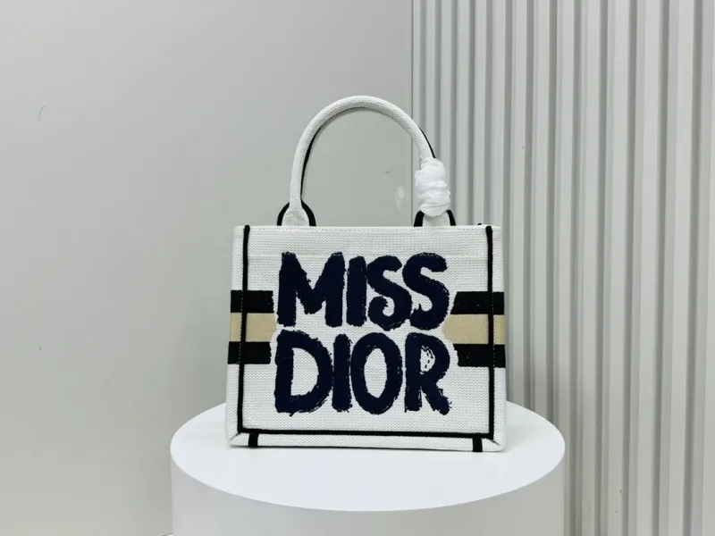 Alternative view of Dior Shopping Bags-193