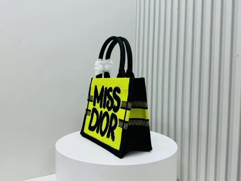 Alternative view of Dior Shopping Bags-194