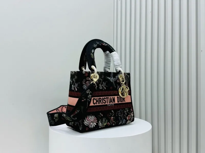 Alternative view of Dior Shopping Bags-198