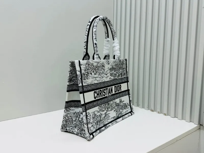 Alternative view of Dior Shopping Bags-200
