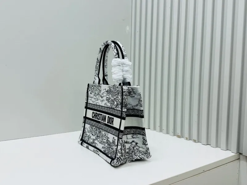 Dior Shopping Bags-201 - Image 3