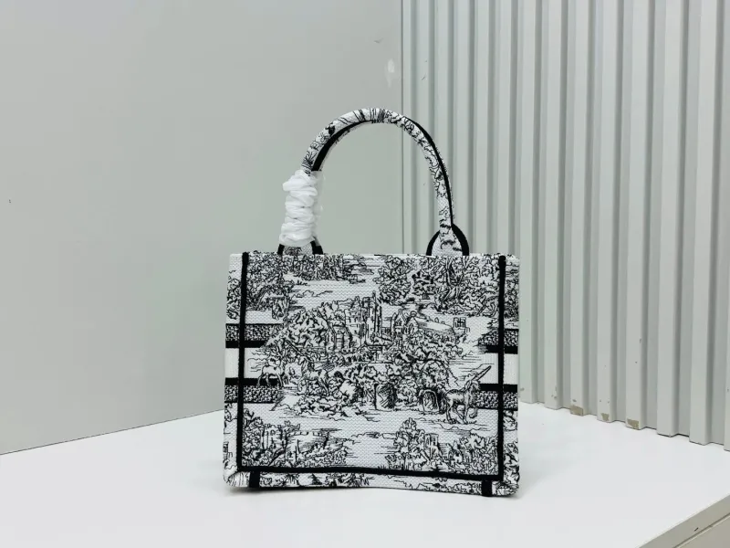 Dior Shopping Bags-201 - Image 4